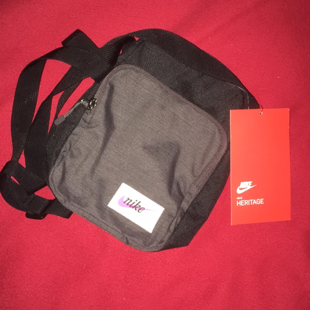 Nike small messenger bag / satchel